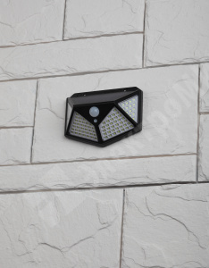 Изображение Б0045270 | Фасадный светильник с датч. движ. и 4-мя плоск. освещ., на солн. бат.100 LED,300Лм ERAFS100-04 Б0045270 ЭРА (Энергия света)