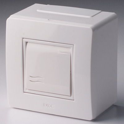 Изображение 10002 | Коробка для миниканалов с выключателем, «Brava», белая 10002 DKC (ДКС)