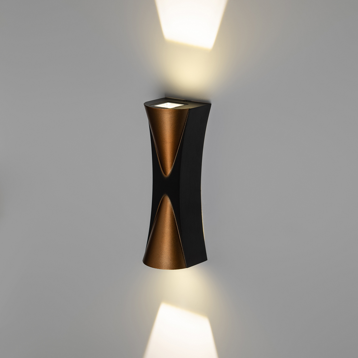 Декоративная подсветка ЭРА WL43 BK+GD светодиодная 6Вт 3500К черный/золото IP54 для интерьера, фасад Б0054422 ЭРА (Энергия света)